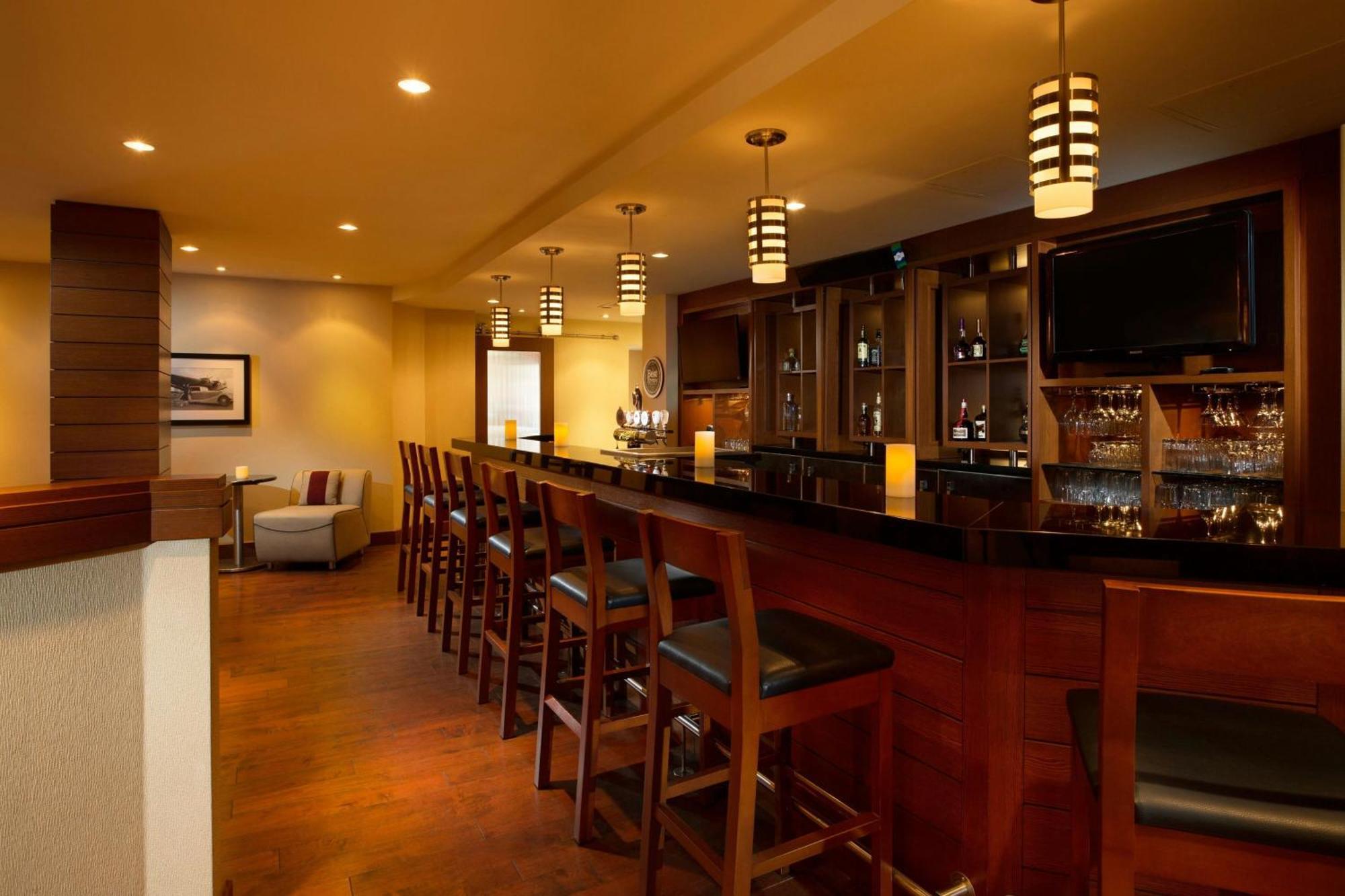 Four Points By Sheraton Hotel & Conference Centre Gatineau-Ottawa Esterno foto